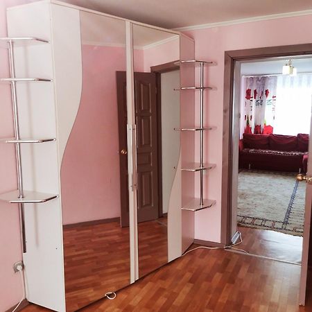 2 Комн Квартира В Центре По Пушкина كوستاناي المظهر الخارجي الصورة